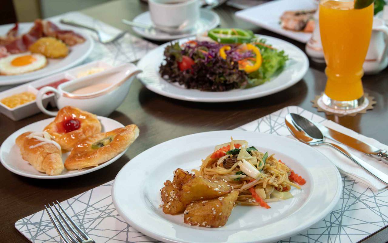 Dining Jasmine City Hotel in Bangkok, Official site