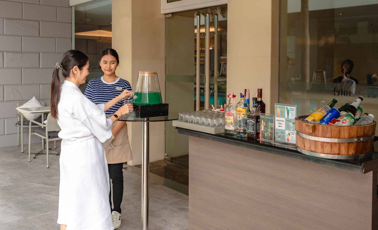 Dining Jasmine City Hotel in Bangkok, Official site