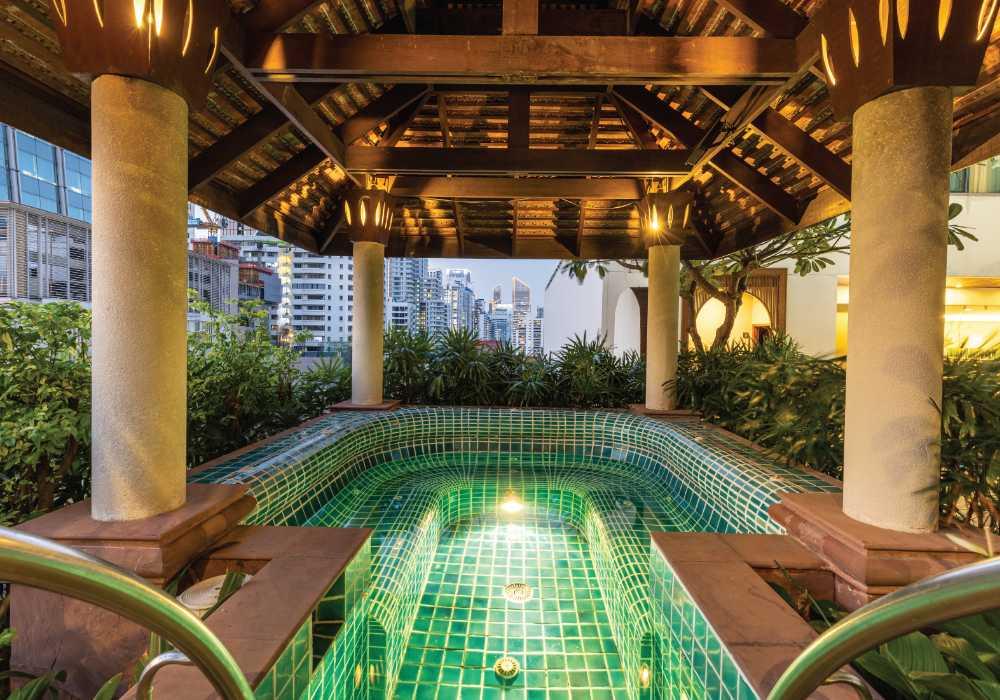 OUTDOOR JACUZZI  Jasmine City Hotel Bangkok