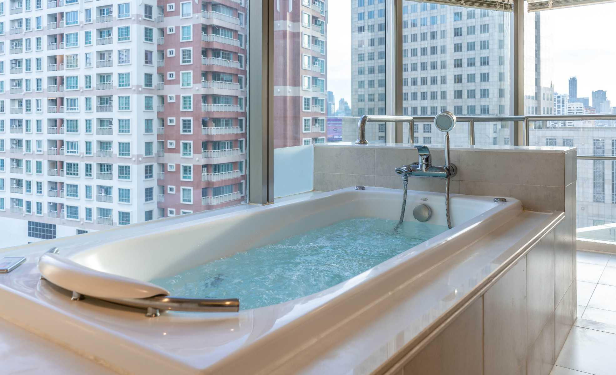 Executive Jacuzzi Suites  Jasmine City Hotel Bangkok